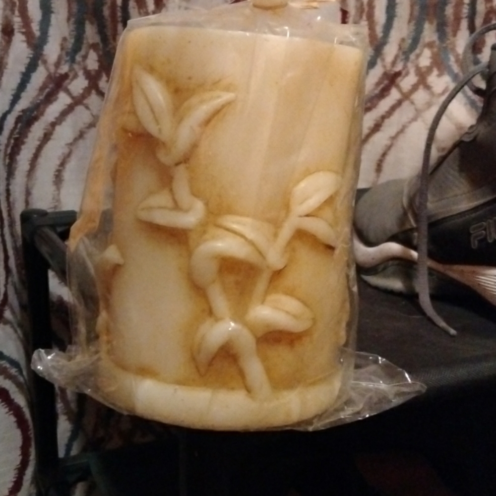 Panda Candle - Picture 2 of 5